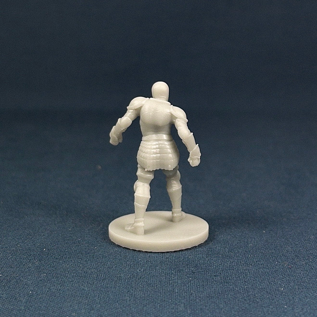 Animated Armor | MZ4250 | 28mm | Resin | Tabletop | Miniatures | TTRPG | DND | 5E