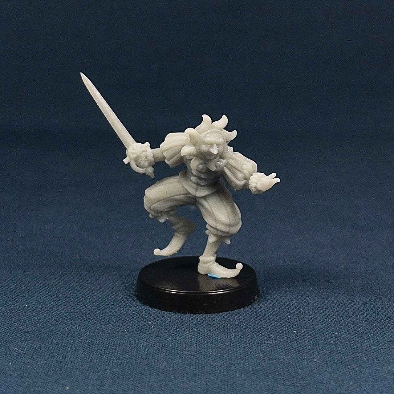 Sunbearer | Vae Victis Miniatures | 32mm Scale | Resin Printed Tabletop RPG Figures | DND | 5E