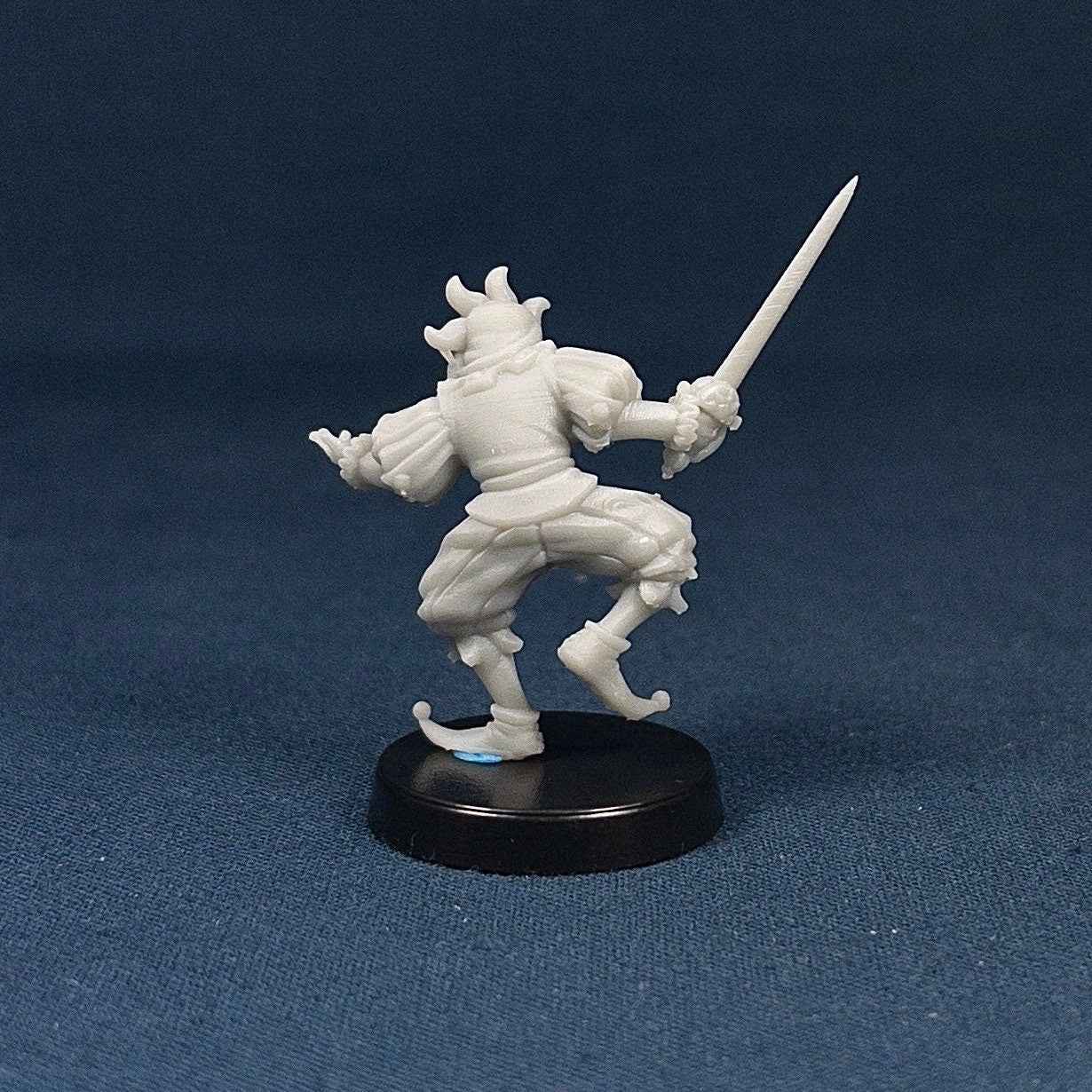 Sunbearer | Vae Victis Miniatures | 32mm Scale | Resin Printed Tabletop RPG Figures | DND | 5E