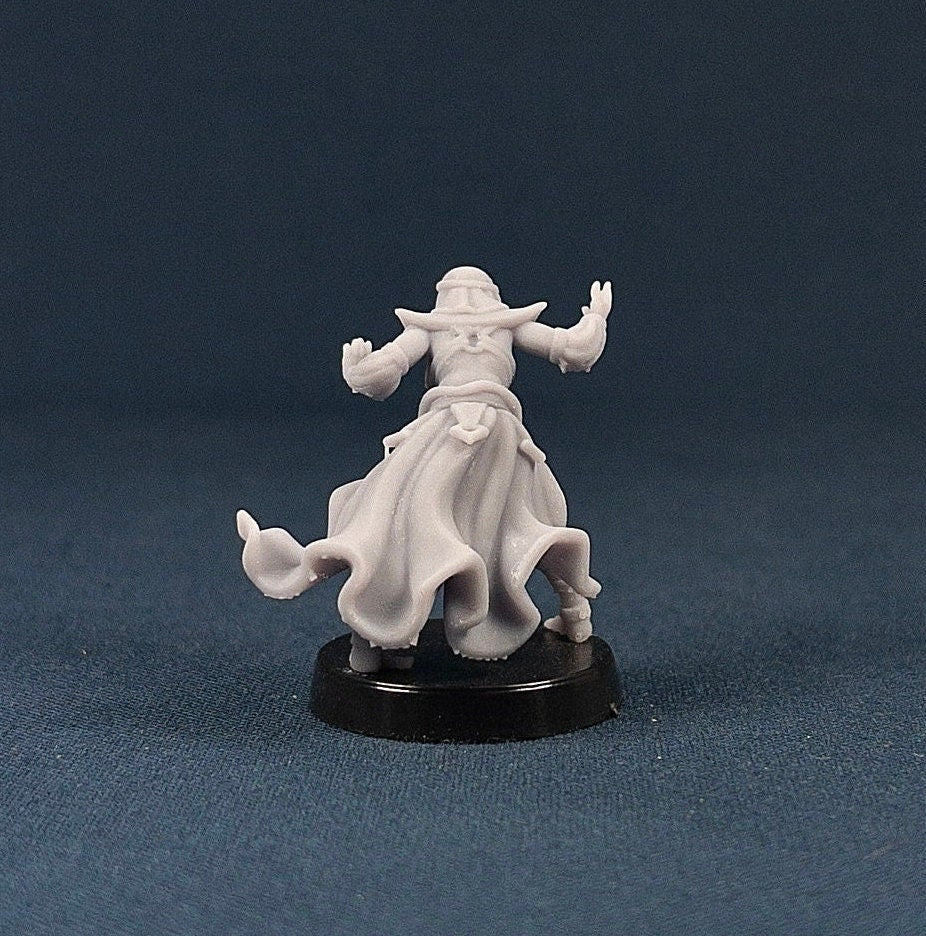 Ancient Warlock | Vae Victis Miniatures | Evil | NPC | Cultist | Resin | Tabletop | Miniatures | TTRPG | DND | 5E