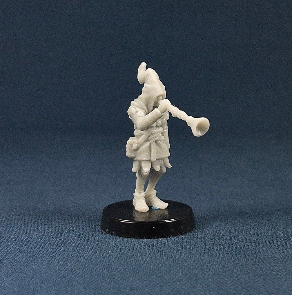 Trumpeter | Vae Victis Miniatures | Jester | NPC | Townsfolk | Commoner | Resin | Tabletop | Miniatures | TTRPG | DND | 5E