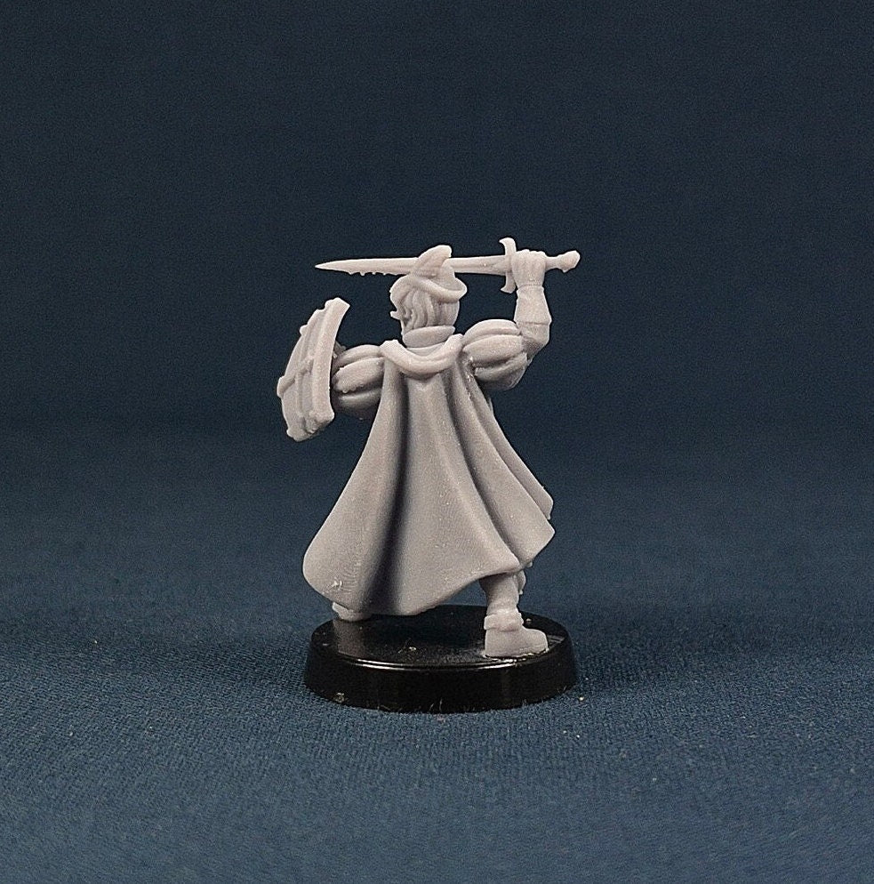 Charming Prince | Vae Victis Miniatures | Royal | NPC | Adventurer | Resin | Tabletop | Miniatures | TTRPG | DND | 5E