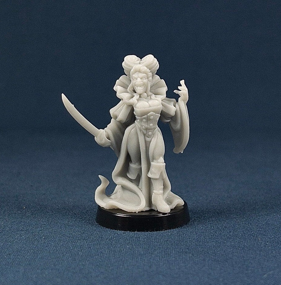Countess | Vae Victis Miniatures | Royal | NPC | Noble | Resin | Tabletop | Miniatures | TTRPG | DND | 5E