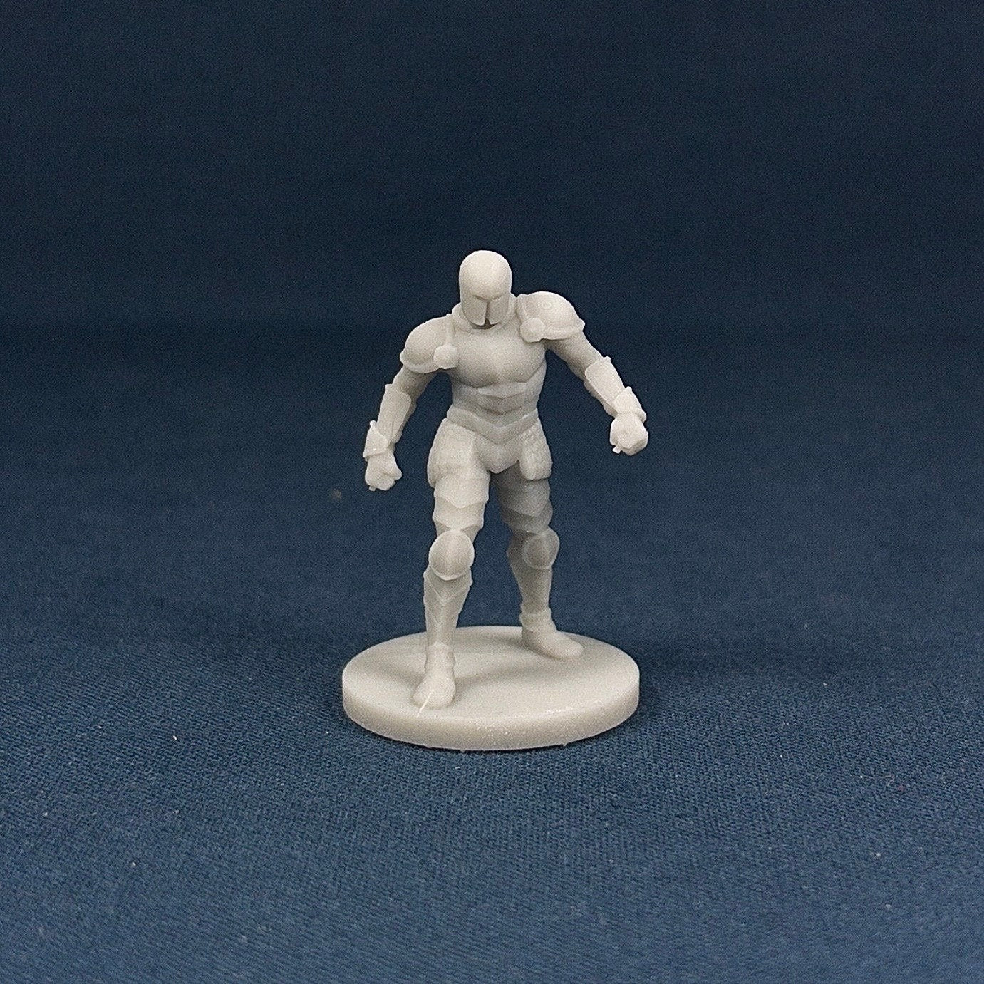 Animated Armor | MZ4250 | 28mm | Resin | Tabletop | Miniatures | TTRPG | DND | 5E