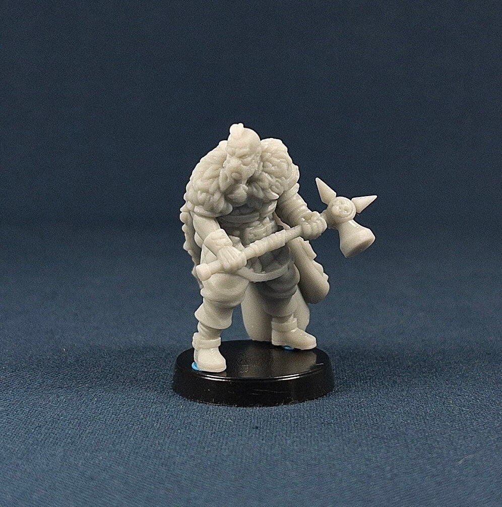 Hammer Wielding Warrior | Vae Victis Miniatures | Soldier | NPC | Mercenary | Resin | Tabletop | Miniatures | TTRPG | DND | 5E