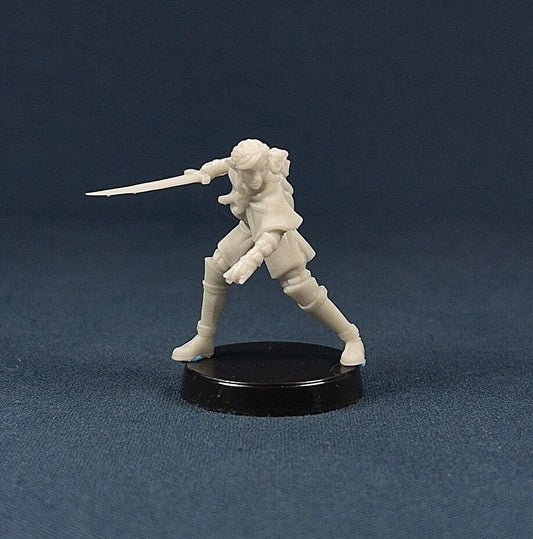 Elf Fighter | Vae Victis Miniatures | Sword | NPC | Magic | Resin | Tabletop | Miniatures | TTRPG | DND | 5E