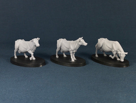Cow Set (3 Minis) | Vae Victis Miniatures | Farm | Animal | Creature | Resin | Tabletop | Miniatures | TTRPG | DND | 5E