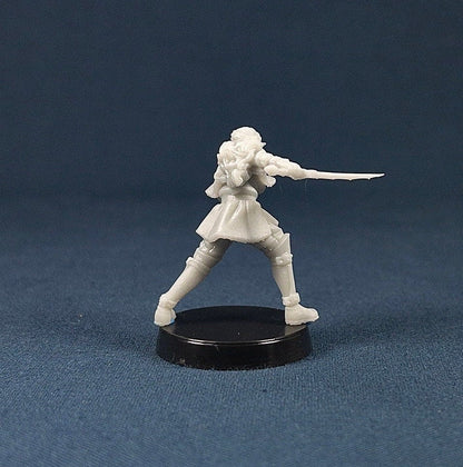 Elf Fighter | Vae Victis Miniatures | Sword | NPC | Magic | Resin | Tabletop | Miniatures | TTRPG | DND | 5E