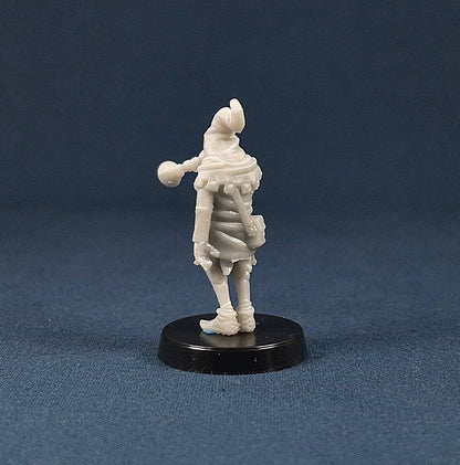 Trumpeter | Vae Victis Miniatures | Jester | NPC | Townsfolk | Commoner | Resin | Tabletop | Miniatures | TTRPG | DND | 5E