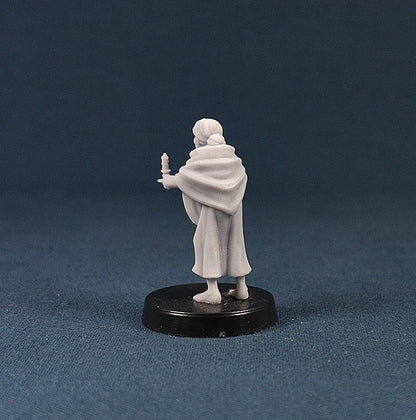Grandma | Vae Victis Miniatures | Townsfolk | NPC | Commoner | Resin | Tabletop | Miniatures | TTRPG | DND | 5E