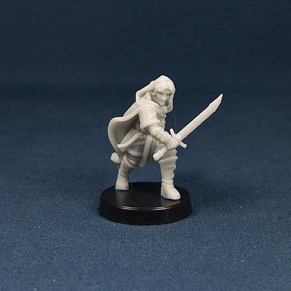 Elf Swordsman | Vae Victis Miniatures | Fighter | NPC | Resin | Tabletop | Miniatures | TTRPG | DND | 5E