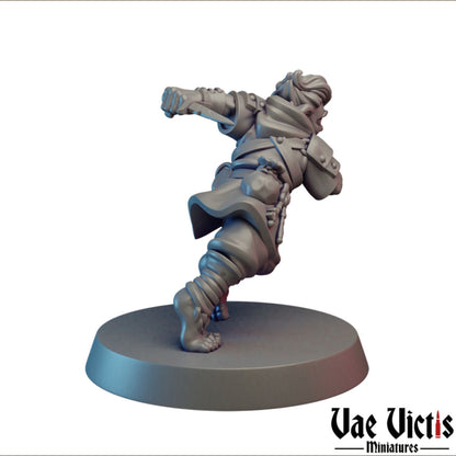 Halfling Rogue | Vae Victis Miniatures | 32mm Scale Resin Printed Tabletop RPG Figures for Tabletop Roleplaying or Wargaming