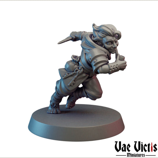 Halfling Rogue | Vae Victis Miniatures | 32mm Scale Resin Printed Tabletop RPG Figures for Tabletop Roleplaying or Wargaming