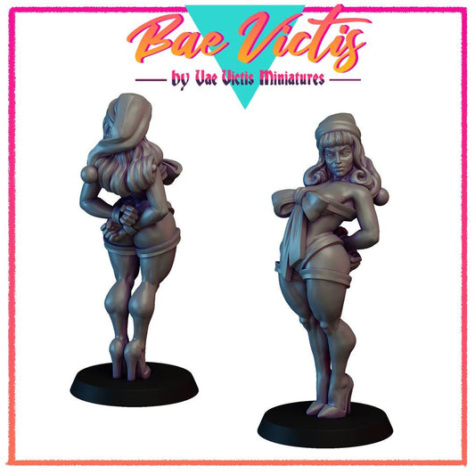 Mrs Santa | Bae Victis | Vae Victis Miniatures | 32mm and 75mm Scale Resin Printed Tabletop RPG Figures for Tabletop RPG's